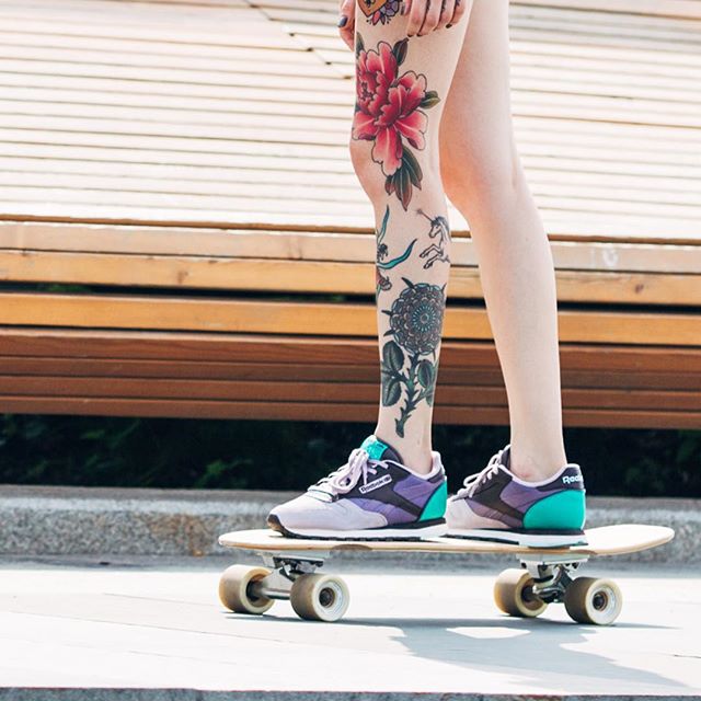 tatuaje mujer en la pierna 31