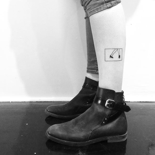 tatuaje mujer en la pierna 421