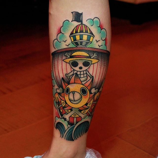 tatuaje mujer en la pierna 551