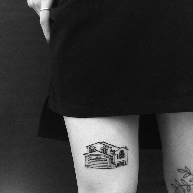 tatuaje mujer en la pierna 991