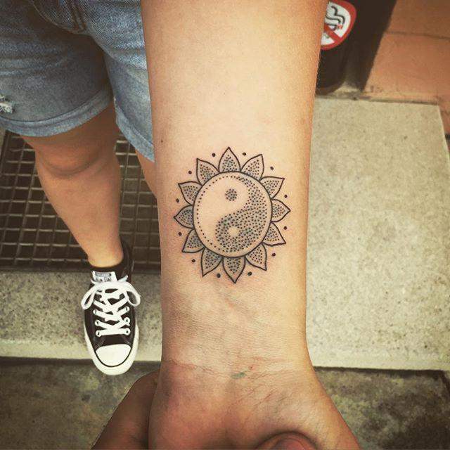 tatuaje yin y yang 211