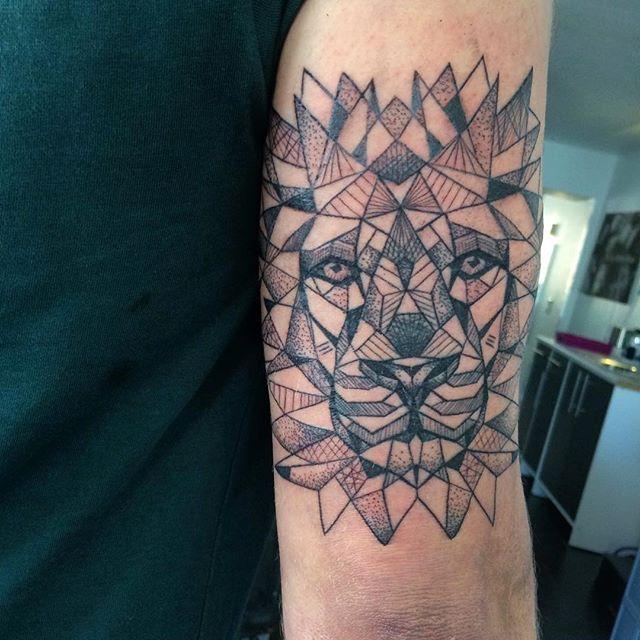 tatuaje leon 551