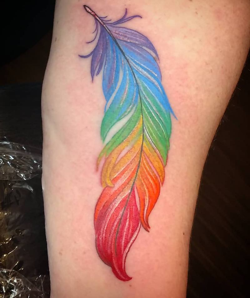 Fantástico Tatuaje de pluma Fantástico Tatuaje de pluma