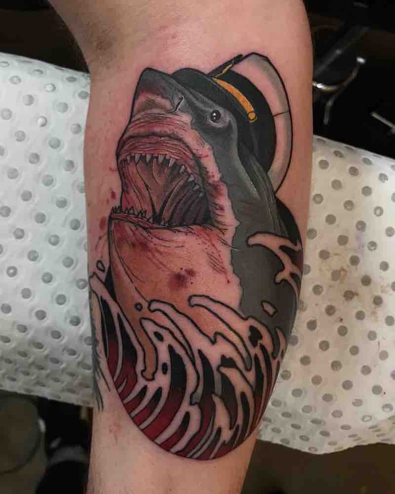 Un tatuaje de tiburón bastante interesante Un tatuaje de tiburón bastante interesante