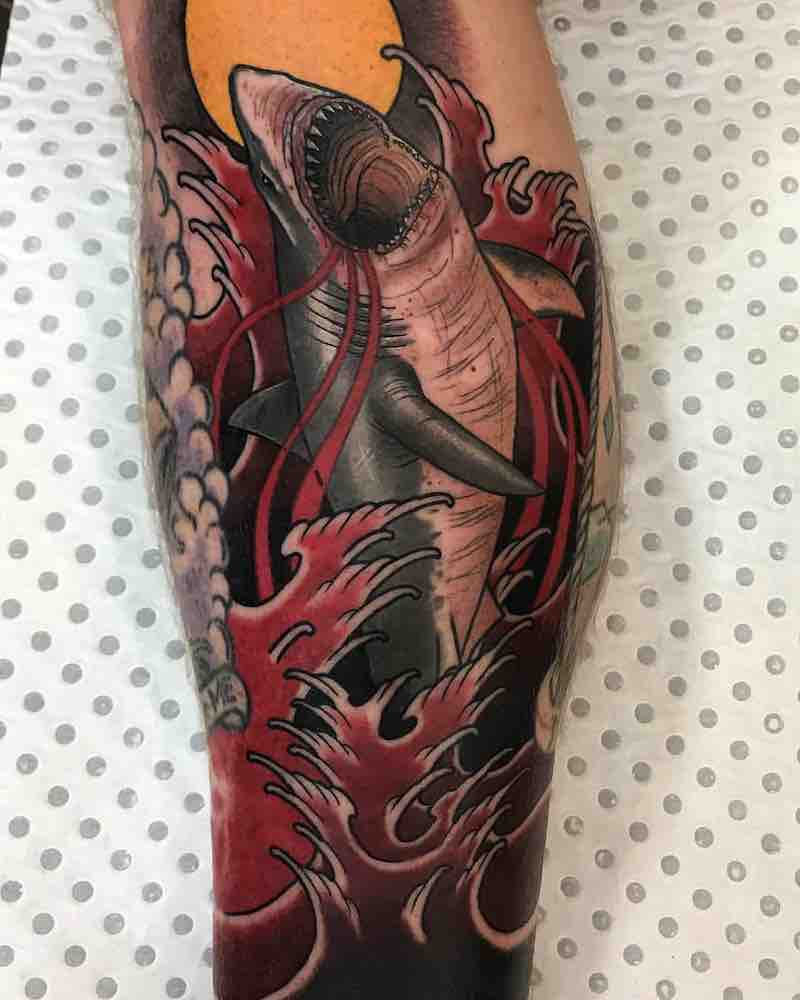 Increible tatuaje de tiburón Increible tatuaje de tiburón