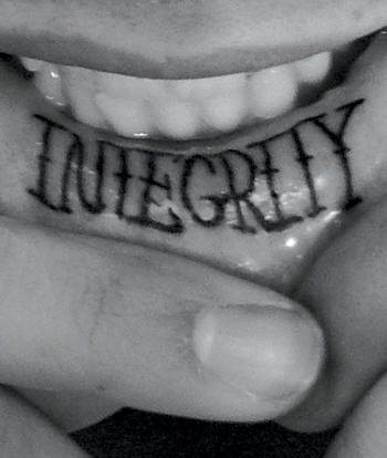 105-labio-inferior-tattoo