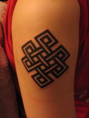 129-nudo-lazo-tattoo