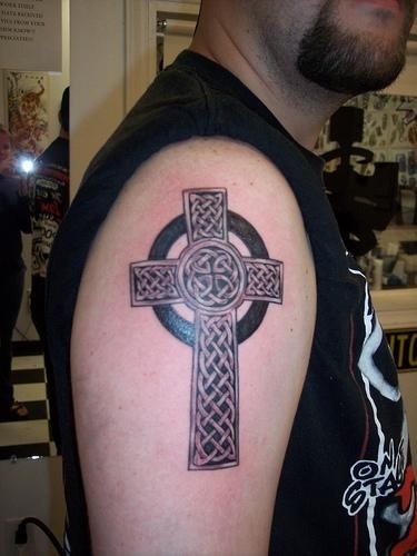 132-nudo-lazo-tattoo