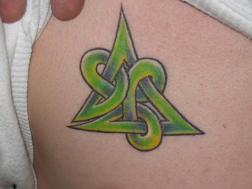 133-nudo-lazo-tattoo
