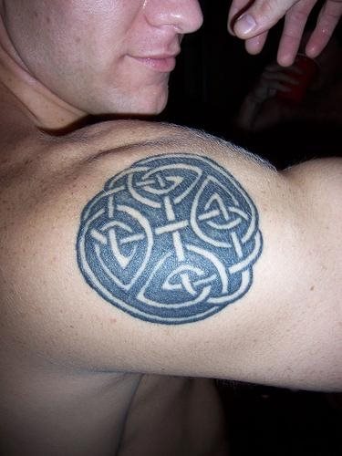 135-nudo-lazo-tattoo