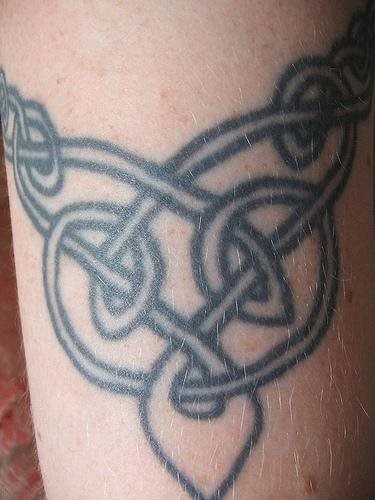103-nudo-lazo-tattoo