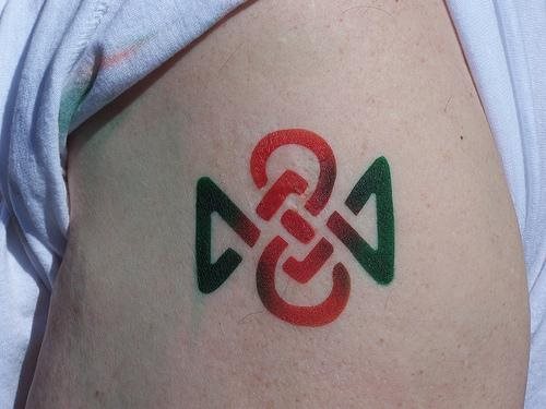 117-nudo-lazo-tattoo