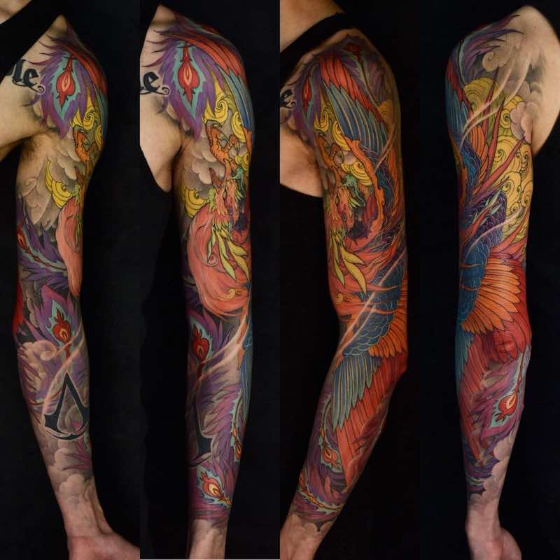 Un tatuaje de fénix moderno e interesante Un tatuaje de fénix moderno e interesante