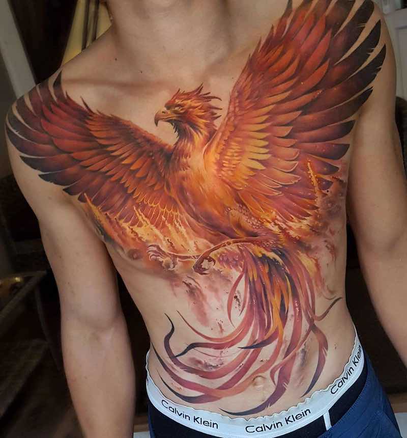 Un tatuaje de fénix moderno Un tatuaje de fénix moderno