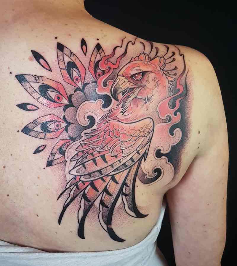 Increible tatuaje de fénix Increible tatuaje de fénix