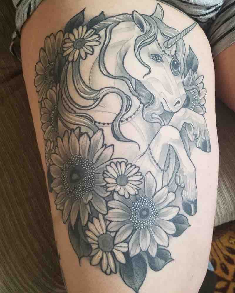Increible tatuaje de unicornio Increible tatuaje de unicornio