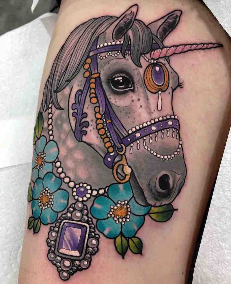 Un tatuaje de unicornio muy interesante Un tatuaje de unicornio muy interesante