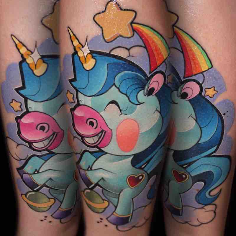 Un tatuaje de unicornio bastante bueno Un tatuaje de unicornio bastante bueno