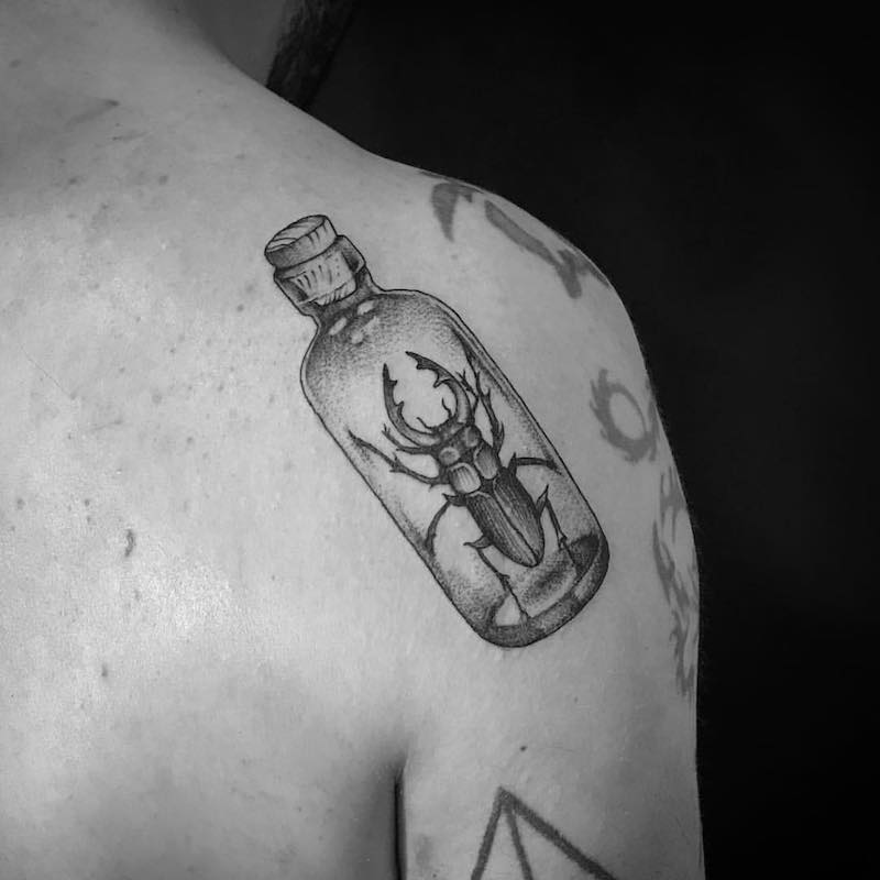 tatuaje de escarabajo para hombre tatuaje de escarabajo para hombre