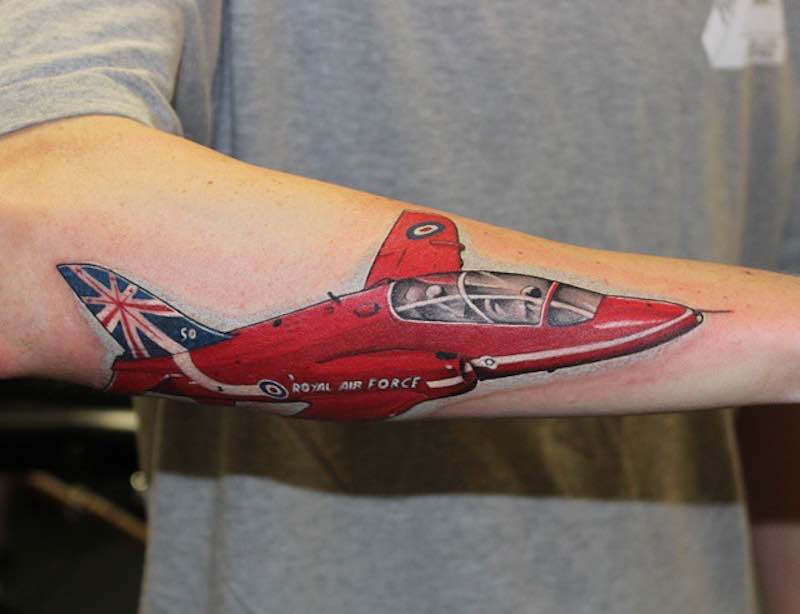 tatuaje de avión perfecto para hombre y mujer tatuaje de avión perfecto para hombre y mujer