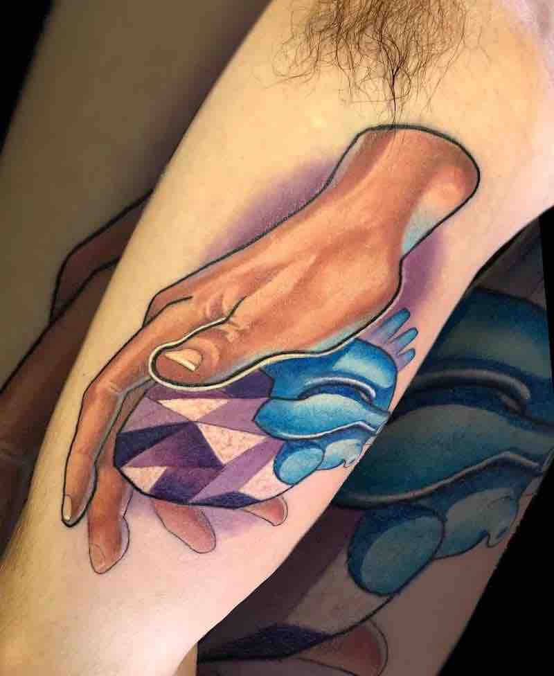 Un tatuaje de corazón actual Un tatuaje de corazón actual