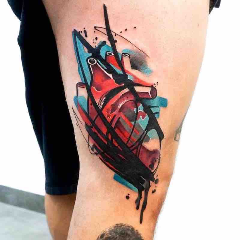 Un tatuaje de corazón moderno e interesante Un tatuaje de corazón moderno e interesante