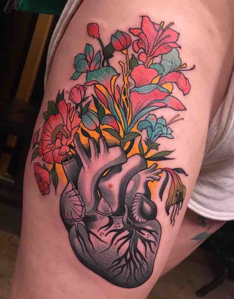 Un tatuaje de corazón moderno Un tatuaje de corazón moderno