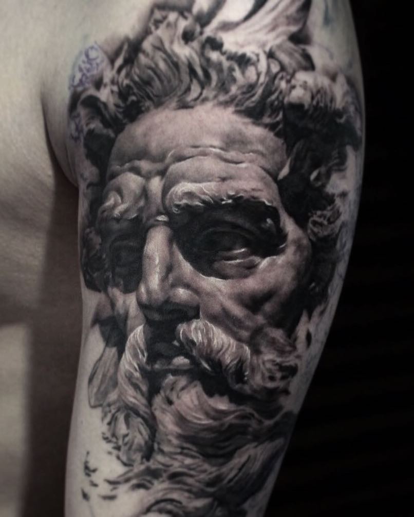 Fantástico tatuaje de Poseidón Fantástico tatuaje de Poseidón