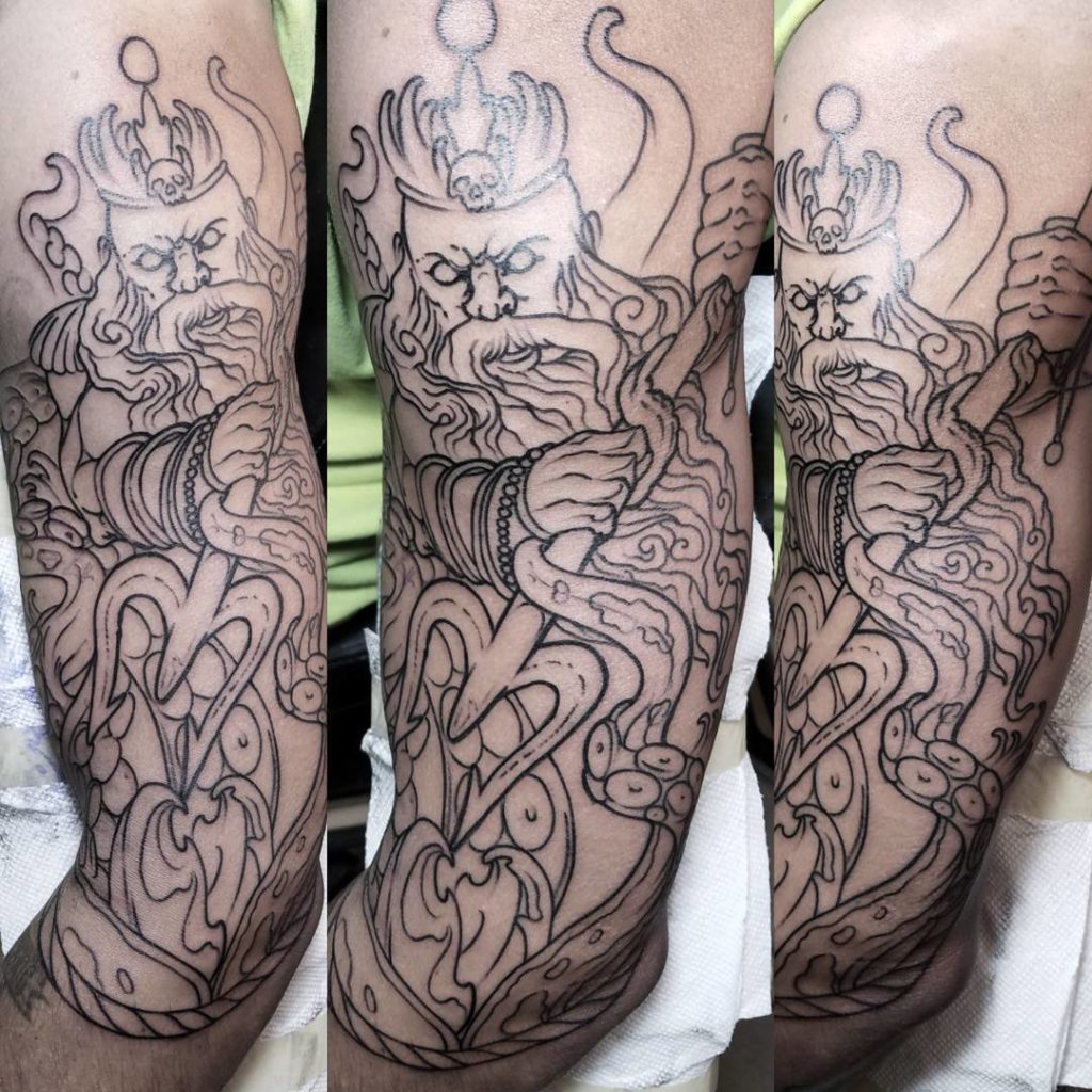 tatuaje de Poseidón para mujeres tatuaje de Poseidón para mujeres