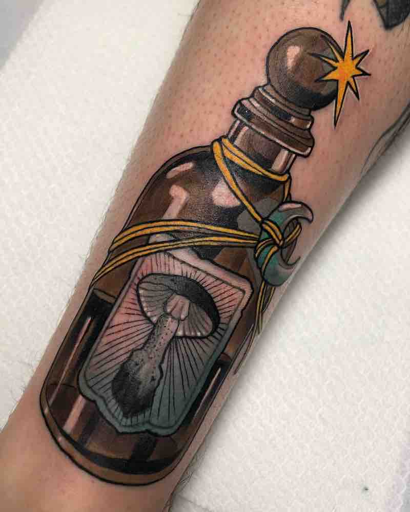 Fantástico tatuaje de seta Fantástico tatuaje de seta