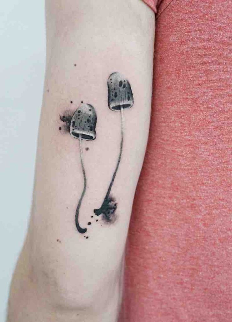Fantástico tatuaje de seta Fantástico tatuaje de seta