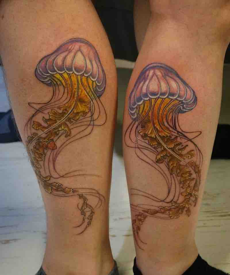 Un tatuaje de medusa actual Un tatuaje de medusa actual
