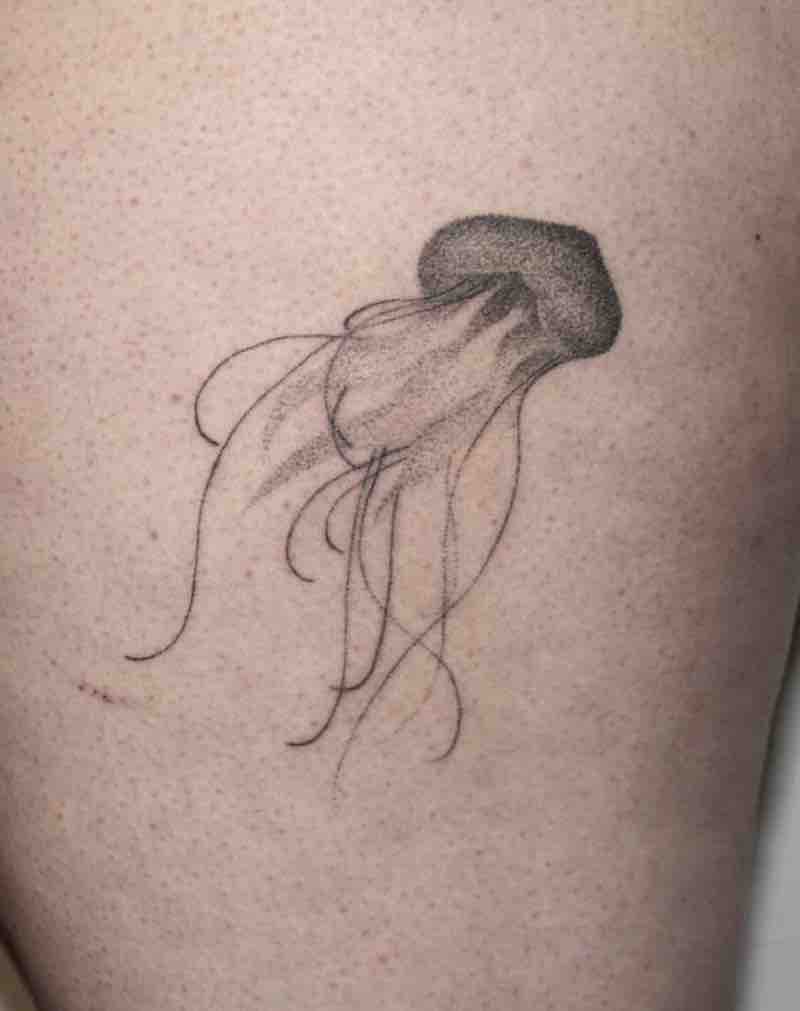 Mujer con tatuaje de medusa Mujer con tatuaje de medusa
