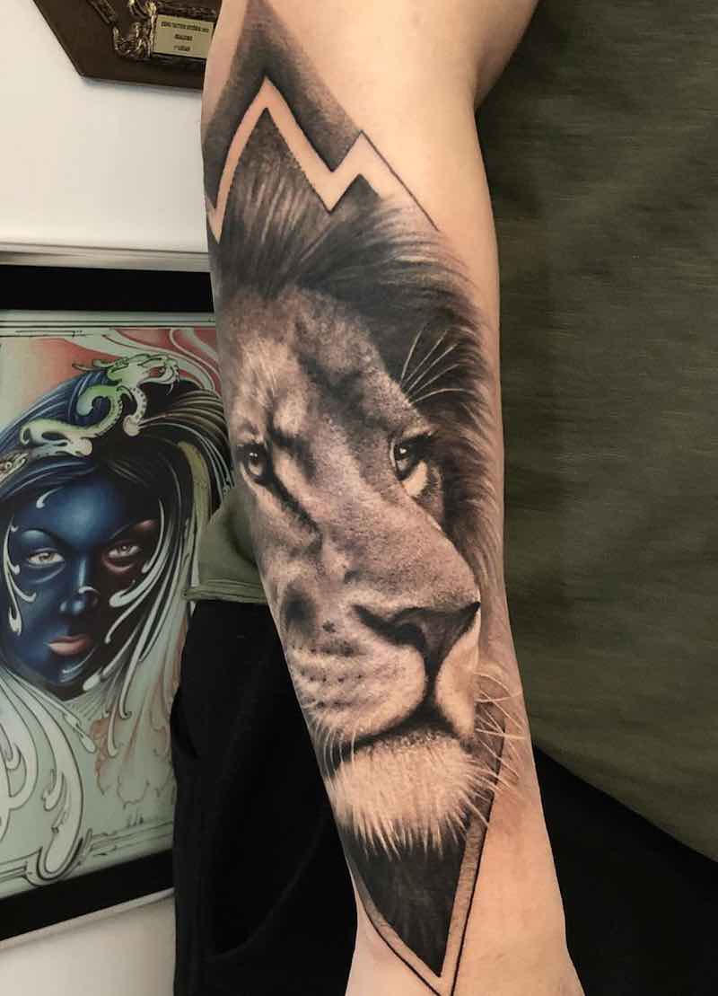 Perfecto tatuaje de león Perfecto tatuaje de león
