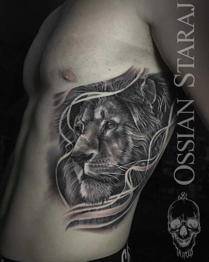 Un tatuaje de león de este año Un tatuaje de león de este año