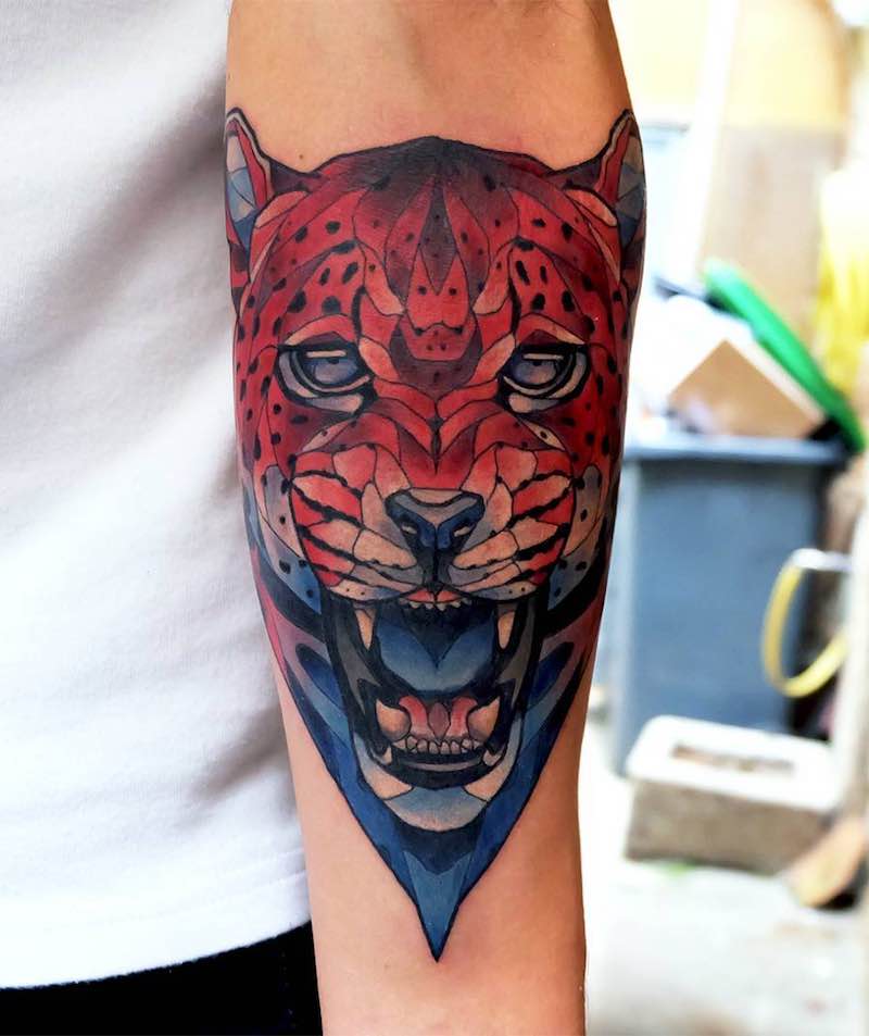 Un tatuaje de jaguar muy interesante Un tatuaje de jaguar muy interesante