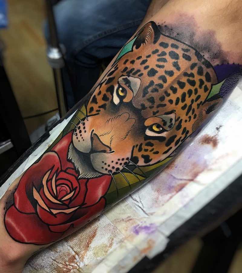 Perfecto tatuaje de jaguar Perfecto tatuaje de jaguar