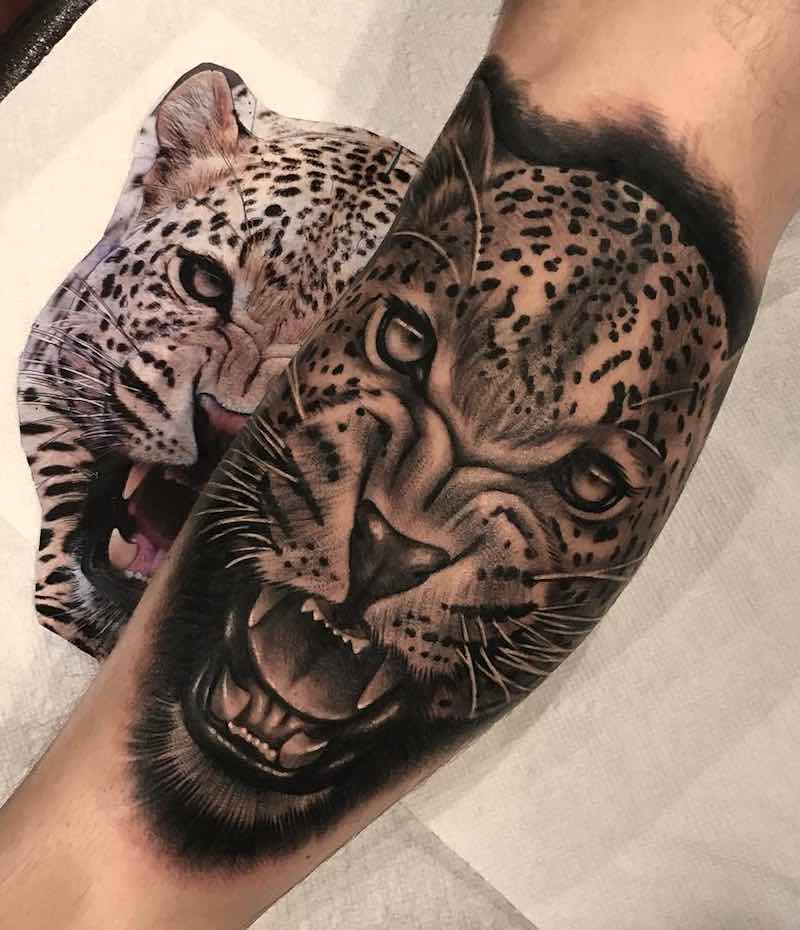 Un tatuaje de jaguar bastante bueno Un tatuaje de jaguar bastante bueno