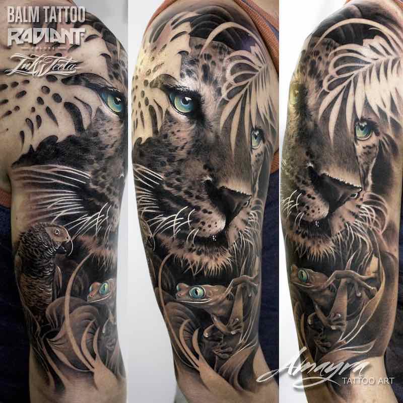 Un tatuaje de jaguar actual Un tatuaje de jaguar actual