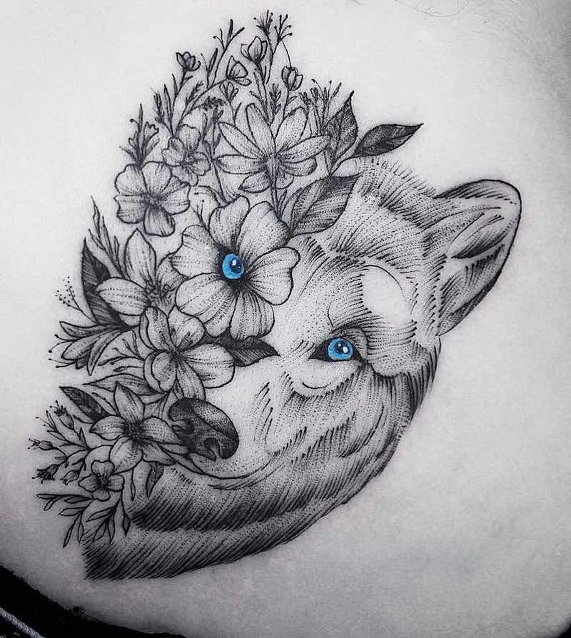 Un tatuaje de lobo moderno e interesante Un tatuaje de lobo moderno e interesante