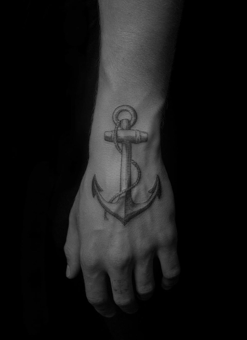 Increible tatuaje de ancla Increible tatuaje de ancla