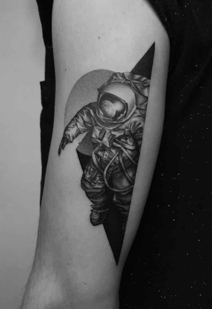 tatuaje de astronauta perfecto para mujeres tatuaje de astronauta perfecto para mujeres