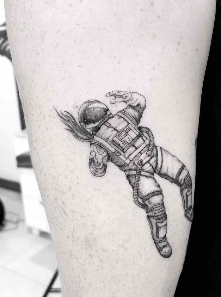 tatuaje de astronauta para hombre tatuaje de astronauta para hombre
