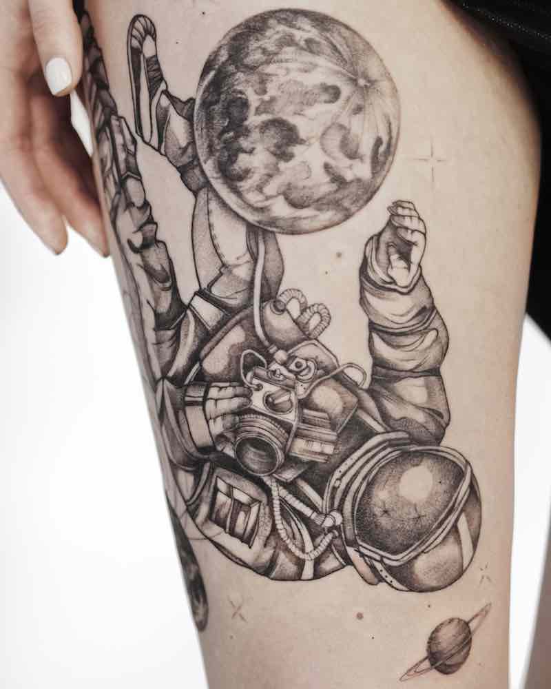 Un tatuaje de astronauta bastante bueno Un tatuaje de astronauta bastante bueno