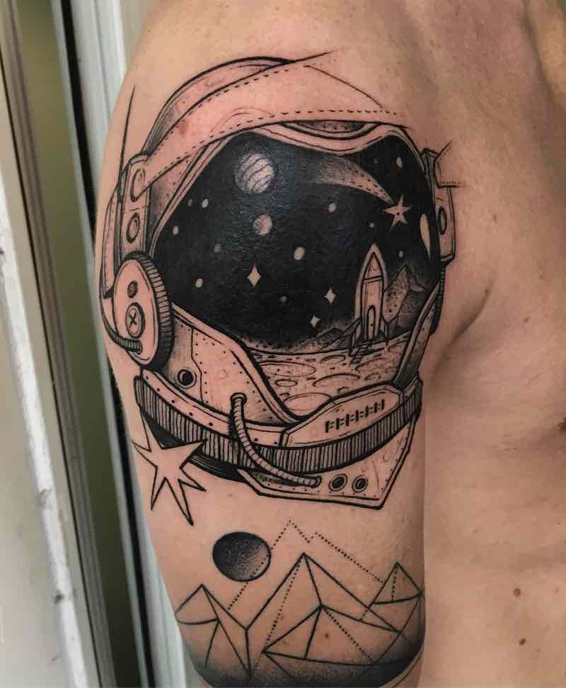 Un tatuaje de astronauta moderno Un tatuaje de astronauta moderno