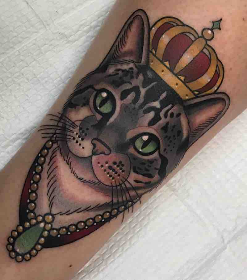 Un tatuaje de gato actual Un tatuaje de gato actual