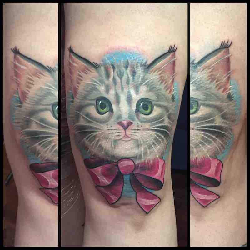 Un tatuaje de gato bastante interesante Un tatuaje de gato bastante interesante