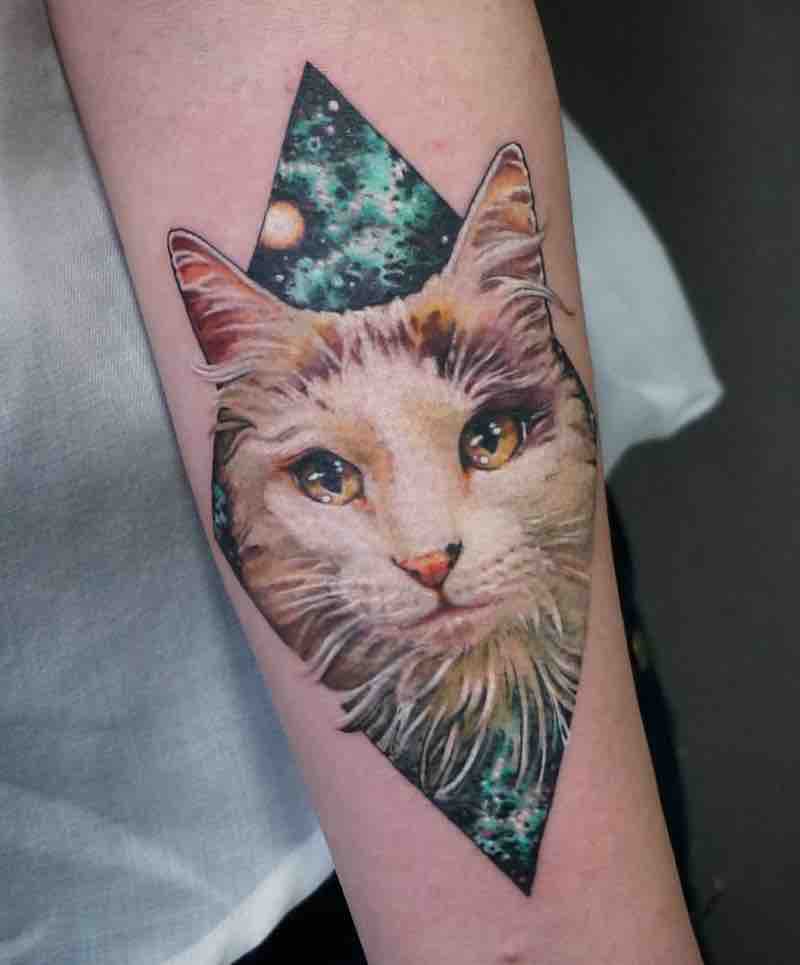 Un tatuaje de gato muy interesante Un tatuaje de gato muy interesante