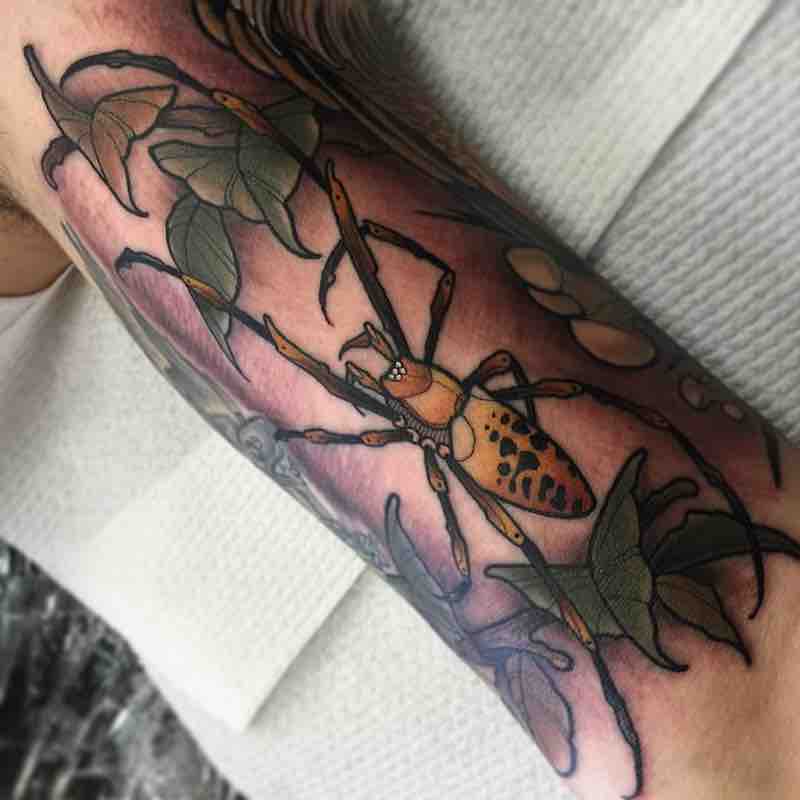 tatuaje de araña para mujeres tatuaje de araña para mujeres