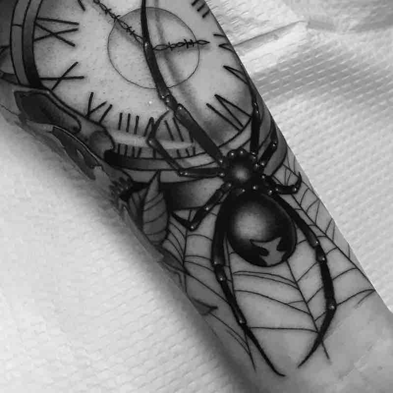 tatuaje de araña para mujeres tatuaje de araña para mujeres